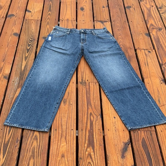 NWT Daily Blue by AG Mid Wash Jeans Style Love Pleated Straight Leg Sizes 27/31 - Picture 3 of 14